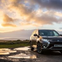 El Mitsubishi Outlander PHEV 2017 permitirá por fin el modo 100% eléctrico desde el arranque 