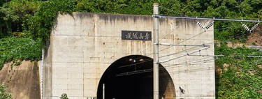 Nem França, nem Inglaterra: o túnel ferroviário subaquático mais longo do Mundo fica entre essas ilhas 