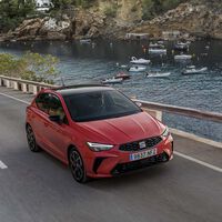 Probamos los nuevos SEAT Ibiza y SEAT Arona: los superventas españoles ahora son coches un punto más deportivos pero igual de prácticos
