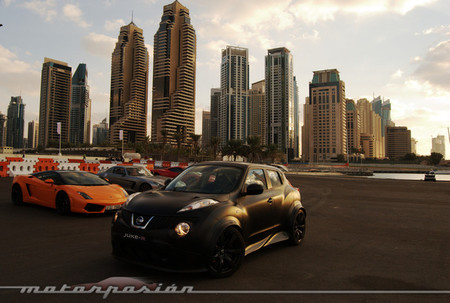 Nissan Juke-R contra Lamborghini Gallardo, Ferrari 458 Italia y Mercedes-Benz SLS AMG