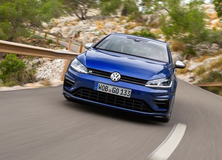 Volkswagen Golf R 2018 12