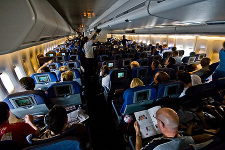 Consejos para sobrellevar un vuelo muy largo
