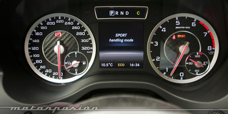 Mercedes-Benz A 45 AMG, prueba