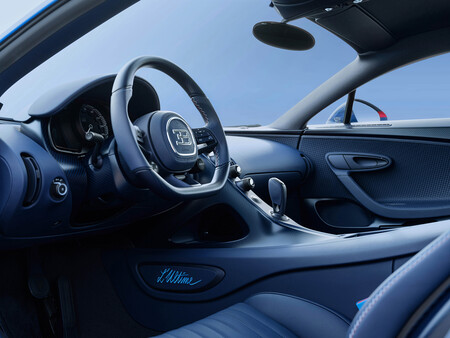 Bugatti Chiron L'Ultime interior