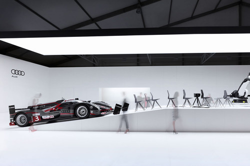 Siéntate. Ahora ya no diseño coches, sino sillas