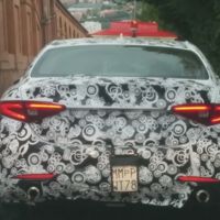 Un Alfa Giulia 'normalito' pillado con camuflaje