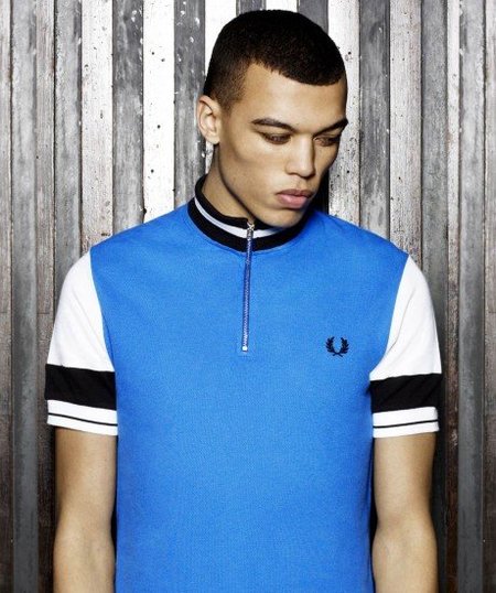 Fred Perry introduce más notas de color en su colección edición limitada <em>Cycling</em>