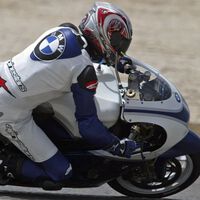Hace 20 años BMW quiso entrar en MotoGP con un motor de Fórmula 1. Sus pilotos acabaron en huelga porque "te podías matar en cualquier momento"