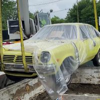 Enterraron un auto nuevo en 1975 y lo olvidaron bajo tierra: medio siglo después, este Chevrolet Vega volvió a nacer 
