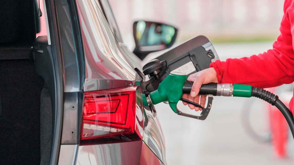 No es un mito: repostar los lunes sale más barato. O eso dice la OCU