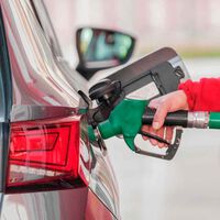 El momento para repostar importa: que días de la semana sale más barato y más caro ir a la gasolinera, según la OCU
