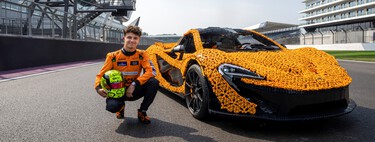 Esta increíble réplica del McLaren P1 de LEGO a tamaño real se puede conducir: el piloto de F1 Lando Norris la llevó hasta los 65 km/h en Silverstone