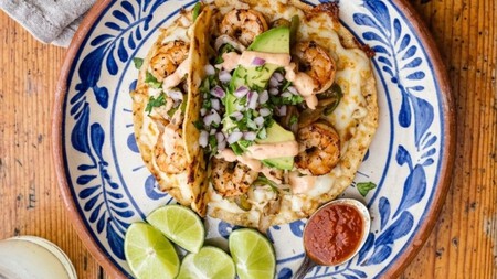 Cómo hacer tacos gobernador con camarones, con la receta y consejos del Chef Oropeza 