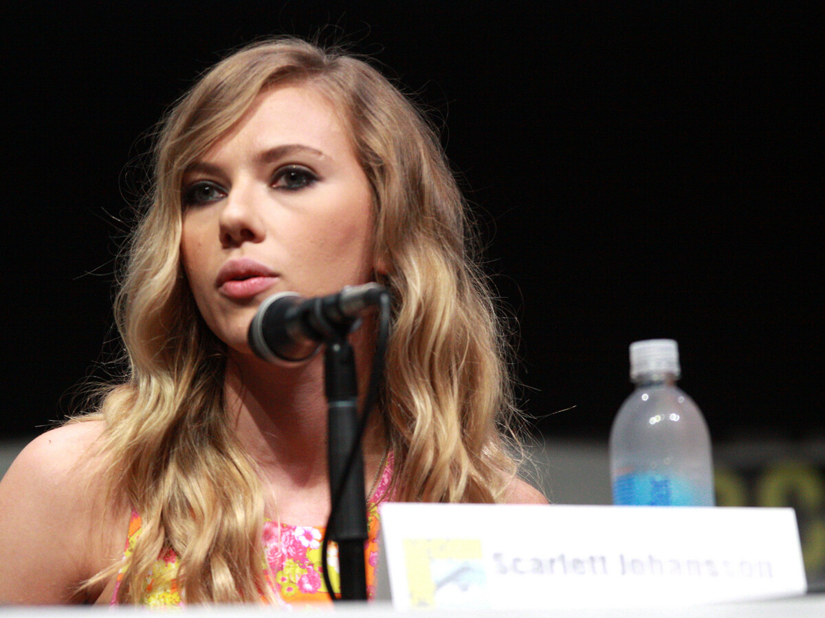 Scarlett Johansson reconoce que luchar contra los deep fakes  pornográficos es básicamente una causa perdida