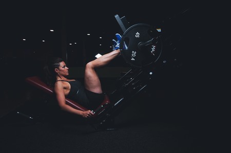 Entrenamiento de fuerza: un imprescindible para los corredores. Así puedes entrenar en el gimnasio