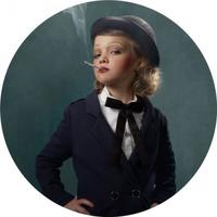 Frieke Janssens y sus "niños fumadores"