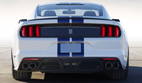 Ford Mustang Shelby GT350: ahora, en un vídeo que suena a gloria y en otro que no