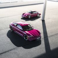 El Porsche Taycan se actualiza para 2022 con Android Auto, mejor autonomía y colores noventeros del 911
