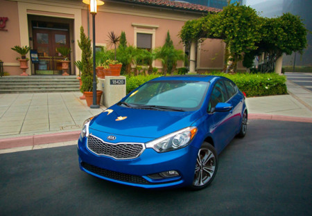 KIA Forte 2016: Precios, versiones y equipamiento en México