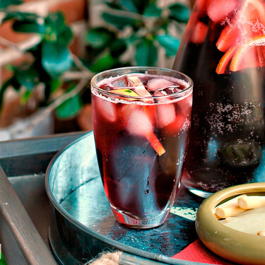 Los alemanes han descubierto el tinto de verano y aseguran que es el nuevo Aperol Spritz 