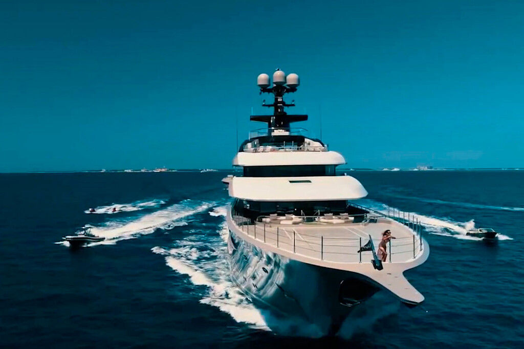 Los ultrarricos cambian tierra firme por un superyate durante el verano: Así son algunas de estas mansiones flotantes