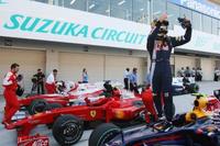 Sebastian Vettel gana y se mete de nuevo en la lucha por el título