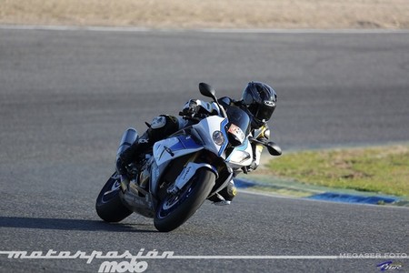 BMW HP4 Megaserfoto