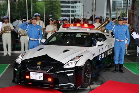 Delincuentes, cuidado con Godzilla. La policía de Japón estrena un Nissan GT-R como coche patrulla