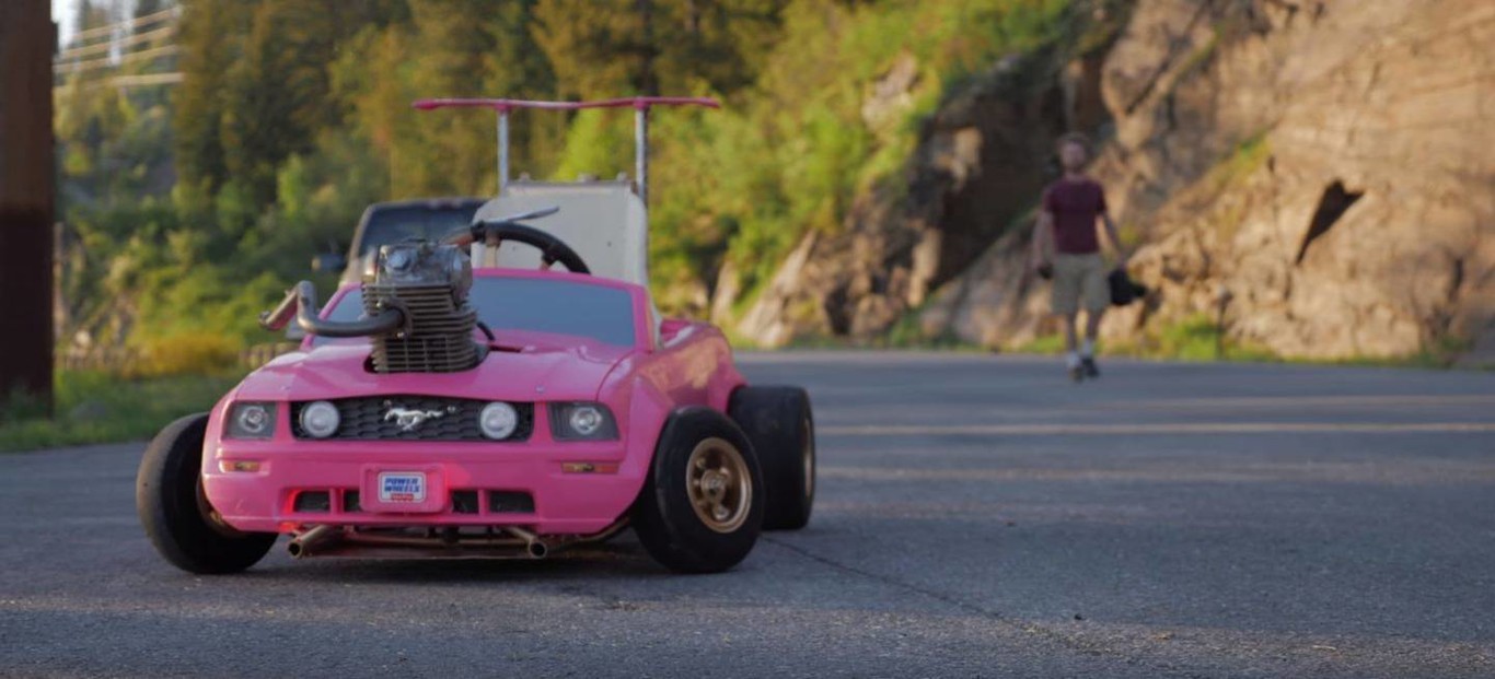 carro electrico barbie mustang