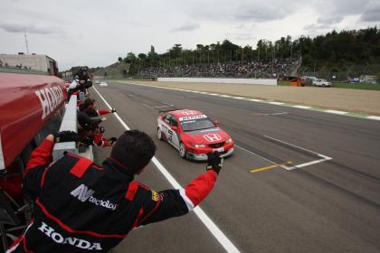 N.Technology pide ayuda a Honda