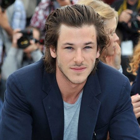 Festival de Cannes 2010: Gaspard Ulliel es lo más, junto a la minifalda de Eva Herzigova