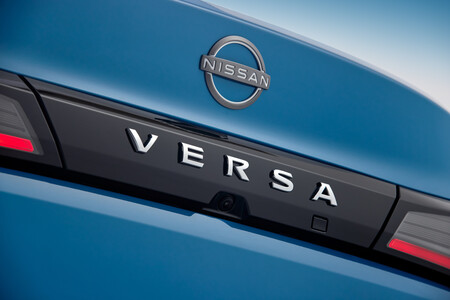 nissan versa precio