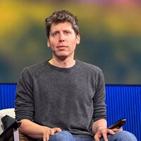 Sam Altman rechaza que la IA sea una nueva Revolución Industrial: “Debe dar más poder a las personas” 