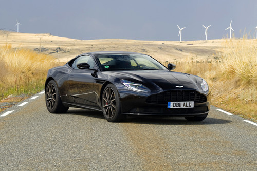 Probamos el Aston Martin DB11 V8: corazón alemán de 510 CV para este inglés de lujo, tan rápido como refinado