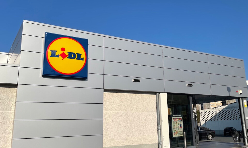 Ya en Lidl el abeto de Navidad (hasta decorado) por menos de 9 euros e ideal para pisos pequeños 