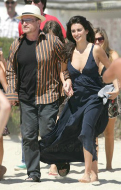 ¿Penélope Cruz saliendo con Bono?