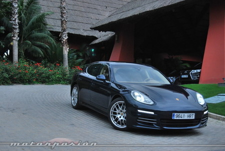 Porsche Panamera 4S