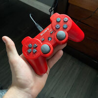 PlayStation 3 estuvo a punto de lanzar el peor control de todos los tiempos: se exhibió al público, pero lo enterraron 