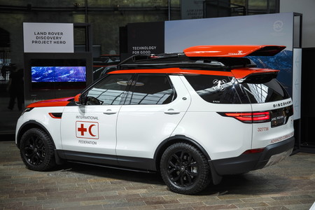 Land Rover Discovery Project Hero