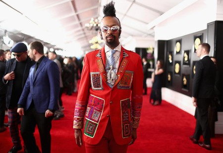 Un vistazo a los peores looks de la alfombra roja de los Premios GRAMMY