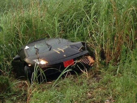 Dolorpasión™: Lamborghini Gallardo partido en dos, pero el conductor sobrevive