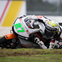 Iker Lecuona domina la primera jornada de Moto2 en el GP de Valencia