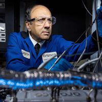 Salvar o motor de combustão graças a uma contradição: refazer o caminho e voltar ao passado para competir no preço 
