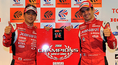 El Nissan GT-R se hace con el Super GT