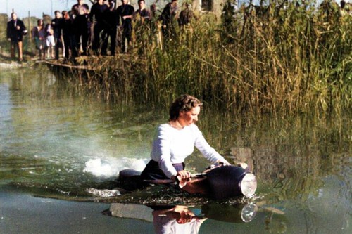 La primera moto anfibia del mundo es española. La inventó un valenciano y acabó hundida en la Albufera 