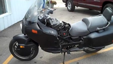 Honda Pacific Coast restaurada