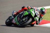 Superbikes Italia 2013: Tom Sykes impone su incuestionable ley y vence la primera carrera 