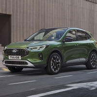 El Ford Kuga se renueva para seguir siendo un SUVperventas: adiós al diésel y a los botones