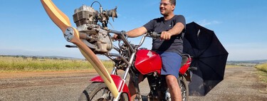Acabamos de empezar 2023 y ya tenemos el invento más absurdo y peligroso del año: una moto impulsada por una hélice 