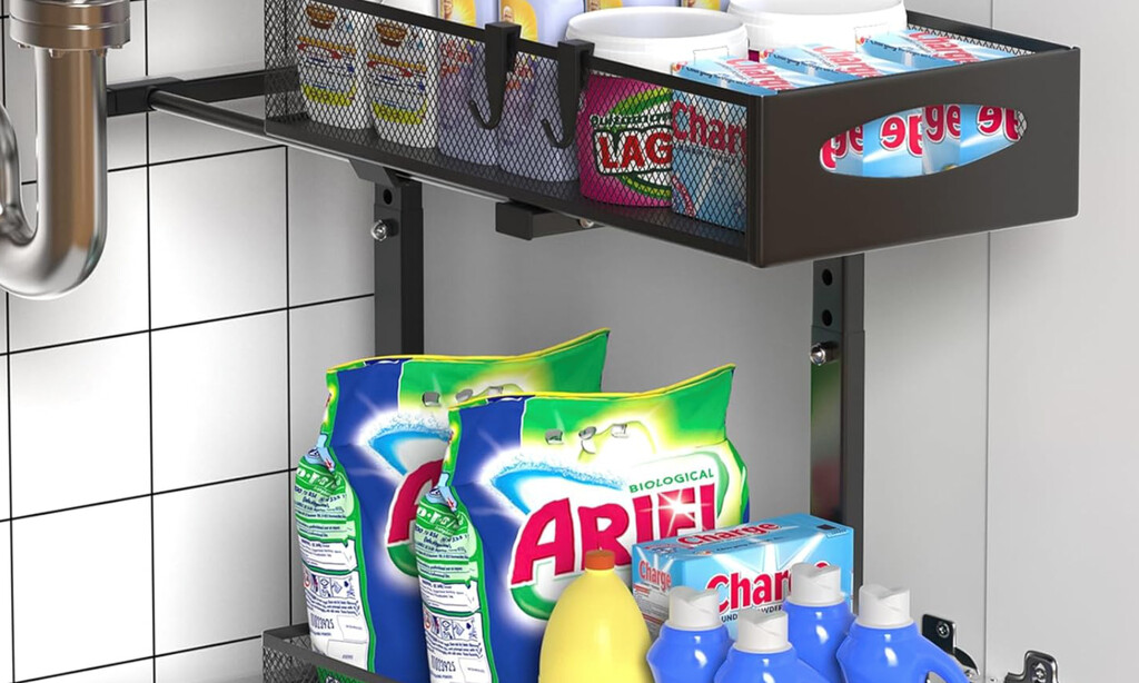 Este accesorio es el que necesitas en tu cocina para acabar con el desorden en el mueble bajo el fregadero